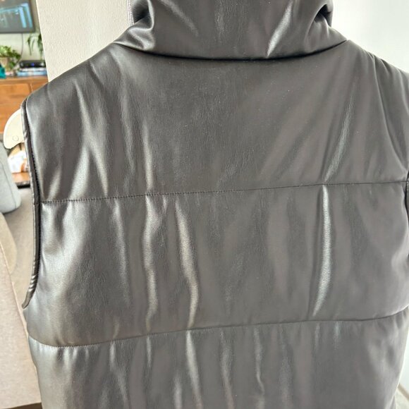 Anthropologie Faux Leather Puffer Vest Size XS - Picture 3 of 3